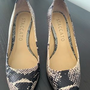 Shoes in new condition. Size 37.  15$ per pair Three pairs together @ 40$